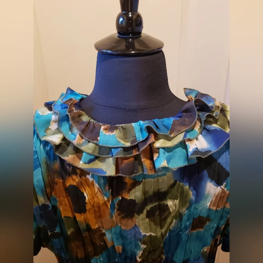 Sunny Leigh Multicolor Ruffle Blouse With Cap Sleeves